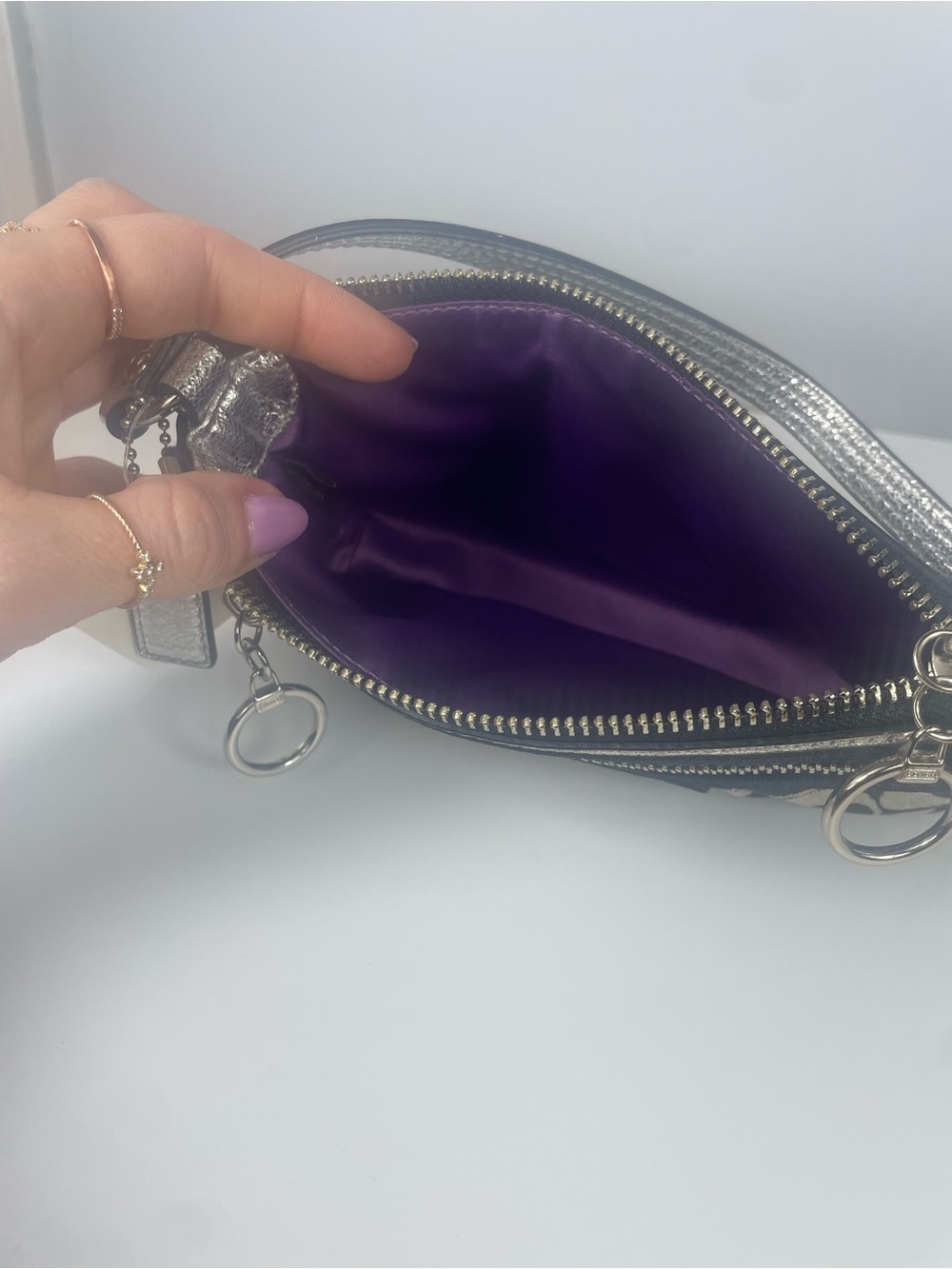 Coach Poppy Signature Large Wristlet NWT - Picture 2 of 14
